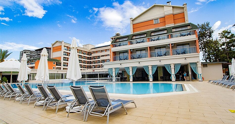 Hotel Insula Resort & Spa: fotografie vybavení exteriérů a interiérů ubytování.