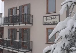 Aparthotel Dolomites ***S - Commezzadura