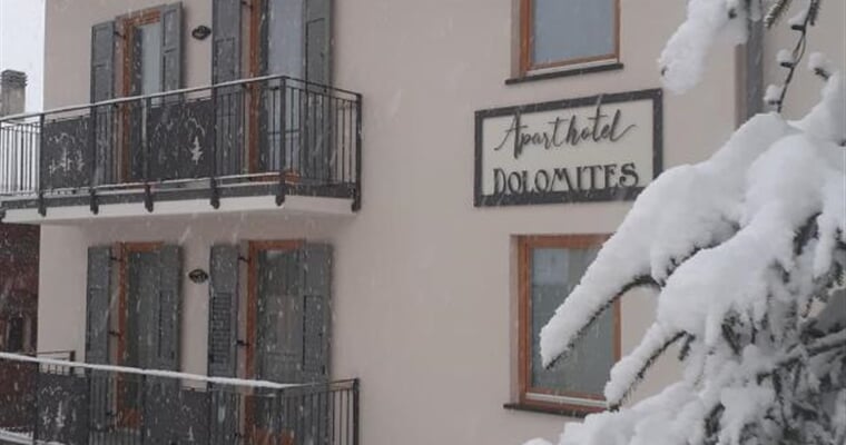 Aparthotel Dolomites   Commezzadura