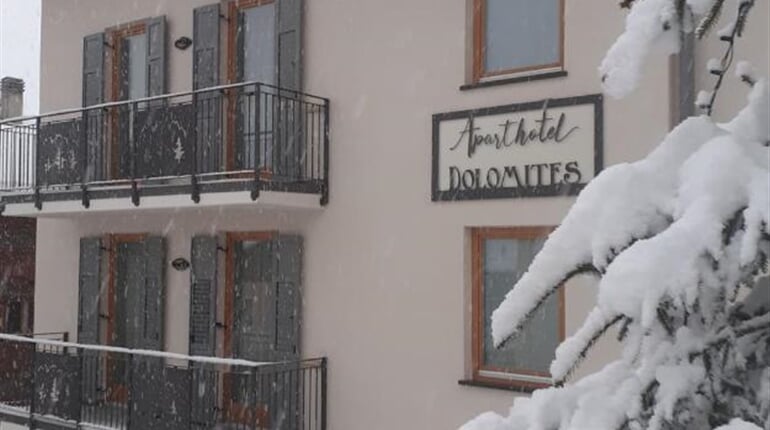 Aparthotel Dolomites   Commezzadura
