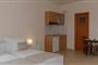Aparthotel So Nice: fotografie vybavení exteriérů a interiérů ubytování.