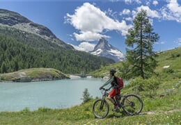 Švýcarskem na kole od pramene Rhony do Annecy s výjezdem k Matterhornu