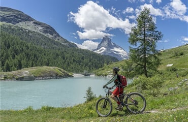 Švýcarskem na kole od pramene Rhony do Annecy s výjezdem k Matterhornu