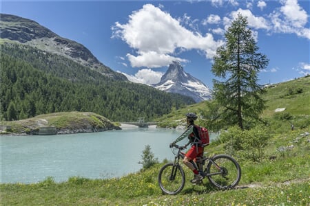 Švýcarskem na kole od pramene Rhony do Annecy s výjezdem k Matterhornu