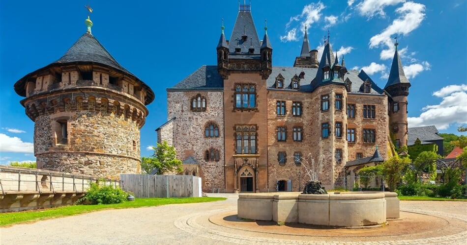 Německo - zámek Wernigerode  25.7.26 shutterstock_2449480033