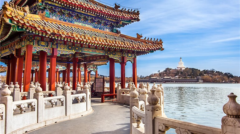 Čína - Peking, park Pej-Chaj