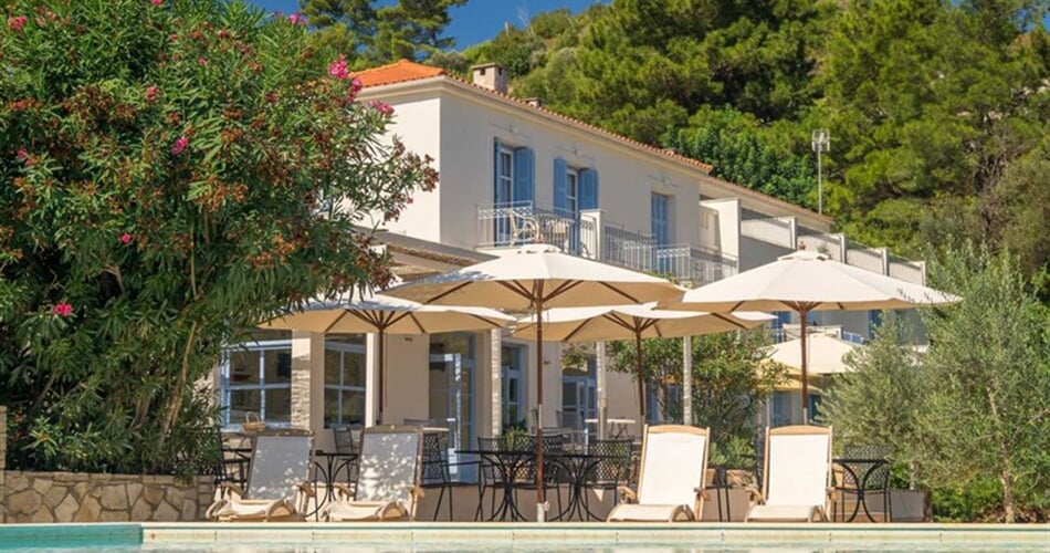 Hotel Armonia Bay: fotografie vybavení exteriérů a interiérů ubytování.
