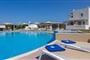 Aparthotel Sun & Moon Villas & Suites: fotografie vybavení exteriérů a interiérů ubytování.