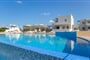 Aparthotel Sun & Moon Villas & Suites: fotografie vybavení exteriérů a interiérů ubytování.