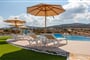 Aparthotel Sun & Moon Villas & Suites: fotografie vybavení exteriérů a interiérů ubytování.