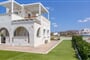 Aparthotel Sun & Moon Villas & Suites: fotografie vybavení exteriérů a interiérů ubytování.