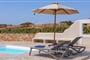 Aparthotel Sun & Moon Villas & Suites: fotografie vybavení exteriérů a interiérů ubytování.