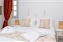 Aparthotel Sun & Moon Villas & Suites: fotografie vybavení exteriérů a interiérů ubytování.