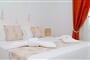 Aparthotel Sun & Moon Villas & Suites: fotografie vybavení exteriérů a interiérů ubytování.