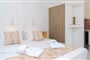 Aparthotel Sun & Moon Villas & Suites: fotografie vybavení exteriérů a interiérů ubytování.