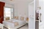 Aparthotel Sun & Moon Villas & Suites: fotografie vybavení exteriérů a interiérů ubytování.