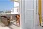 Aparthotel Sun & Moon Villas & Suites: fotografie vybavení exteriérů a interiérů ubytování.