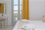 Aparthotel Sun & Moon Villas & Suites: fotografie vybavení exteriérů a interiérů ubytování.