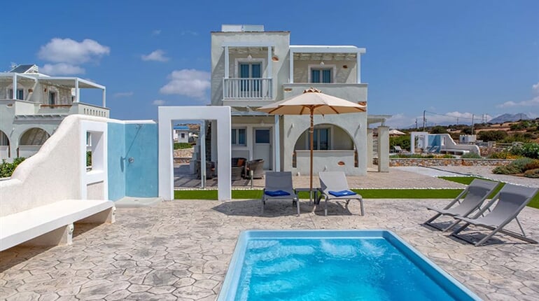 Aparthotel Sun & Moon Villas & Suites: fotografie vybavení exteriérů a interiérů ubytování.