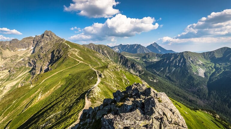 Polsko - pohled z Kasprowy Wierch na horu Swinica