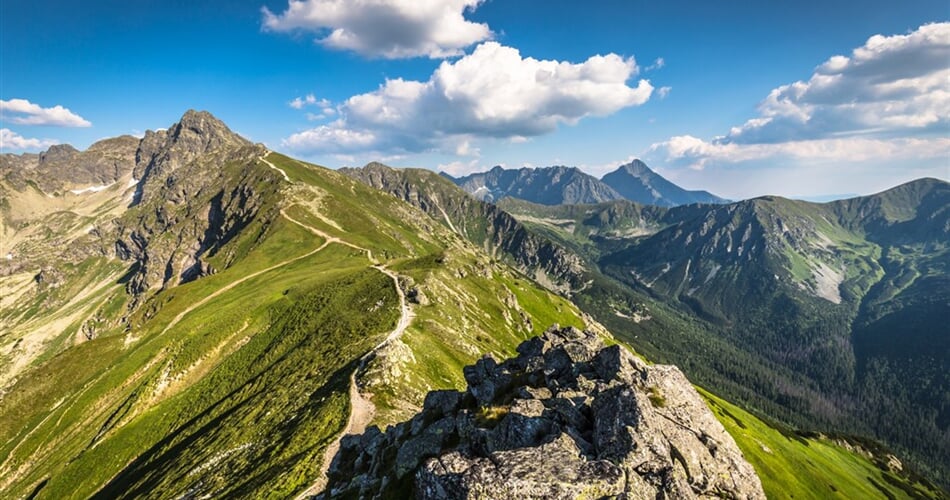 Polsko - pohled z Kasprowy Wierch na horu Swinica