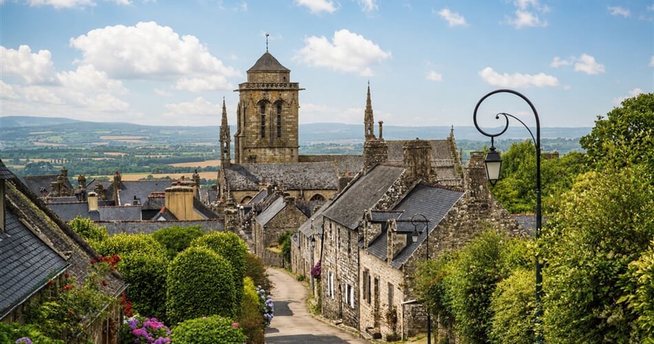 Francie - Bretaň - malebný Locronan
