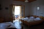 Aparthotel Siroco's: fotografie vybavení exteriérů a interiérů ubytování.