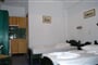 Aparthotel Siroco's: fotografie vybavení exteriérů a interiérů ubytování.