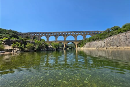 Krajinou Ardeche a Provence přes Châteauneuf-du-Pape na kole k moři