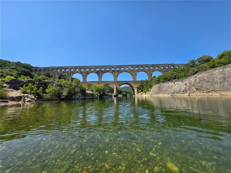 Krajinou Ardeche a Provence přes Châteauneuf-du-Pape na kole k moři
