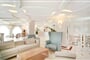 Hotel Santorini Palace: fotografie vybavení exteriérů a interiérů ubytování.