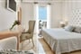 Hotel Santorini Palace: fotografie vybavení exteriérů a interiérů ubytování.