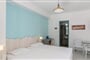 Hotel Iris Boutique: fotografie vybavení exteriérů a interiérů ubytování.