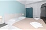 Hotel Iris Boutique: fotografie vybavení exteriérů a interiérů ubytování.