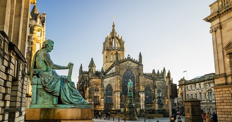 Foto - To nejlepší z Edinburghu + KRÁLOVSKÝ PALÁC HOLYROOD + STŘEDOVĚKÝ HRAD STIRLING