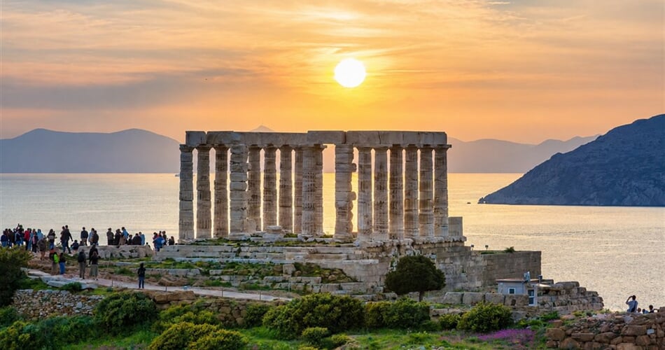 Řecko - starověký chrám Poseidon na mysu Sounion na okraji Attiky
