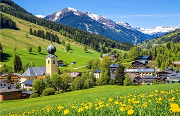 Rakousko – Alpské Panorama Saalbachu S Kartou