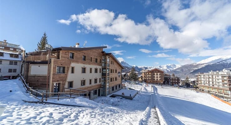 Avalanche Hotel, Sauze D (1)