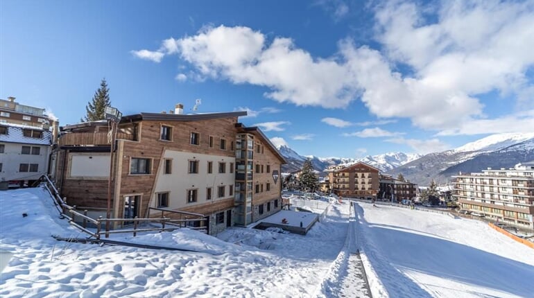 Avalanche Hotel, Sauze D (1)