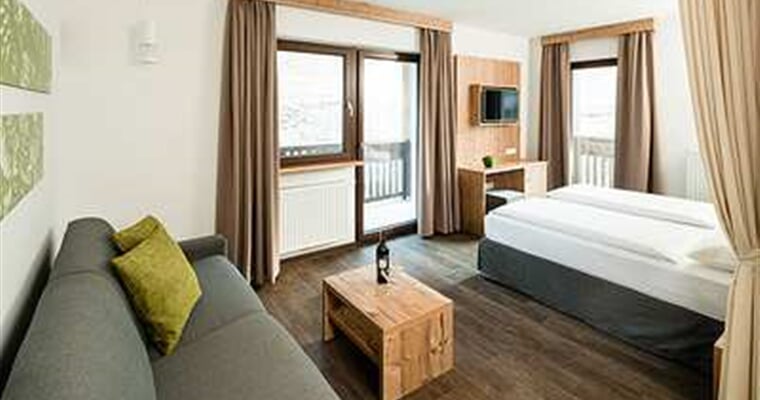 Almina Hotel, Racines (1)