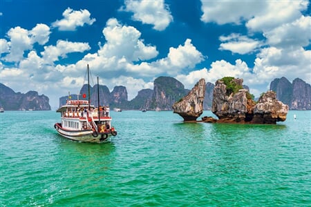 Vietnam a Kambodža + PLAVBA DRAČÍ ZÁTOKOU + TAJEMSTVÍ CHRÁMŮ ANGKORU