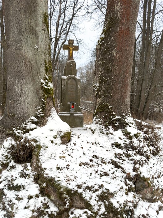 Zimmerův kříž v zimní krajině Libavska