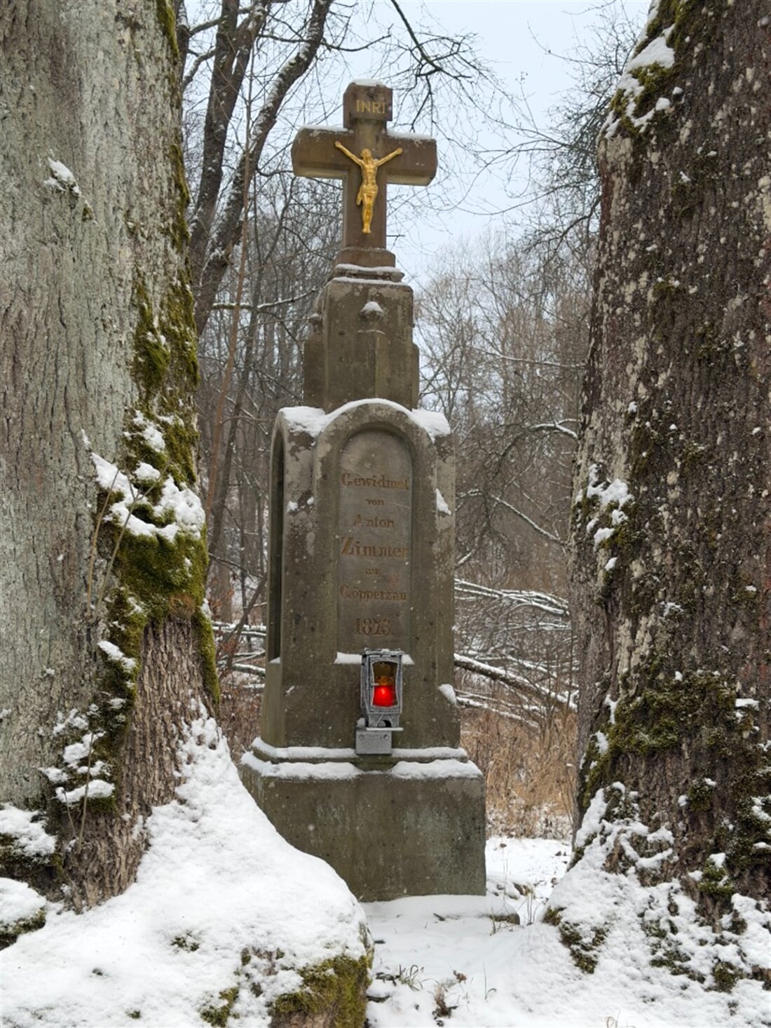 Zimmerův kříž s kamenným podstavcem