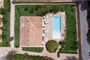 Letecký pohled na budovu s pokoji SUITE EXECUTIVE, Santa Margherita di Pula, Sardinie