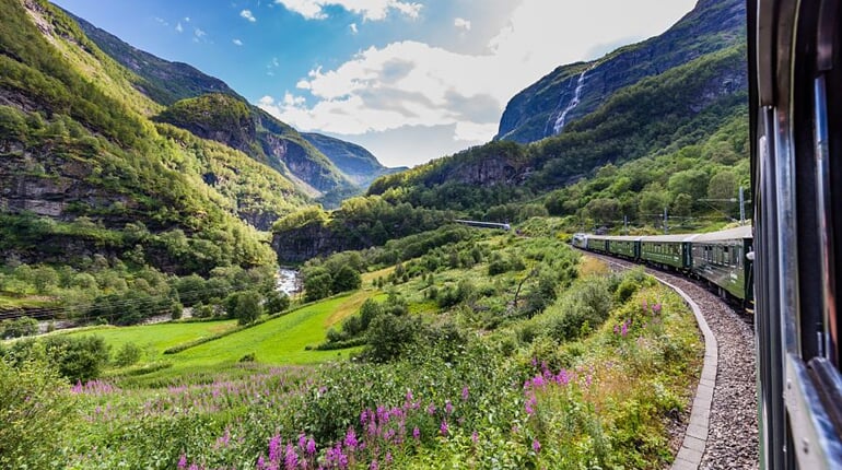 Foto - To nejlepší z Norska + PLAVBA FJORDY + PANORAMATICKÁ JÍZDA ŽELEZNICÍ FLAMSBANA