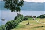 Skotsko - URQUHART CASTLE nad jezerem Lochness
