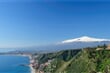 Itálie - Sicílie - pohled z Táormina na Etnu