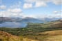 Skotsko - pohled na Loch Lomond z Conic Hill