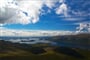 Skotsko - jezero Loch Lomond pohled z Ben Lomond