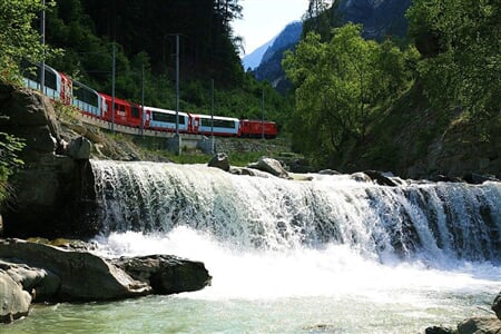 Glacier Express a přírodní krásy Švýcarska 2024